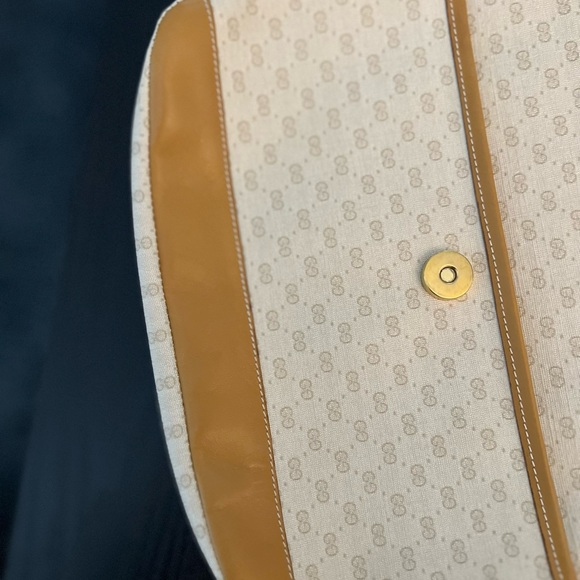 Vintage 80s Gucci Monogram Messenger Crossbody Cream Leather Micro G - Picture 5 of 12